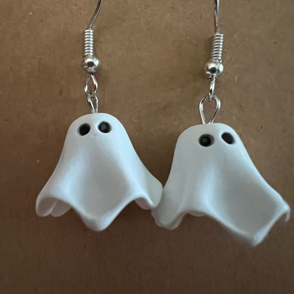 unknown Jewelry - Ghost Halloween Dangle Earrings. NEW WITH TAGS